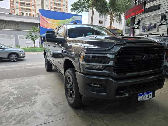 RAM-2500-6.7 I6 TURBO DIESEL LARAMIE NIGHT EDITION CD 4X4 AUTOMÁTICO RAM-2500-2023