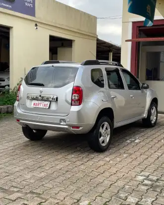 RENAULT-DUSTER-2012