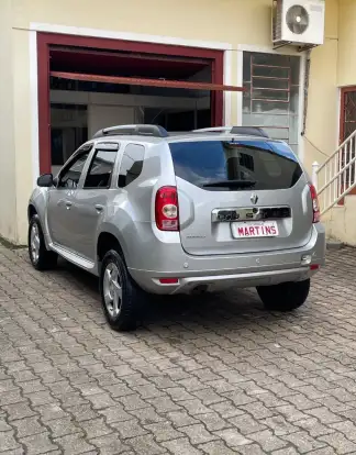 RENAULT-DUSTER-2012