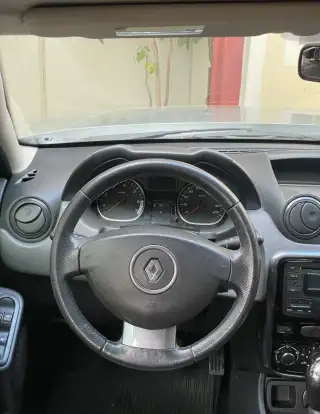 RENAULT-DUSTER-2012