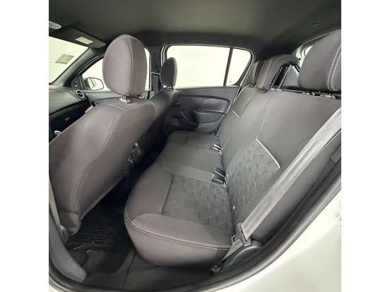 RENAULT-SANDERO-2023