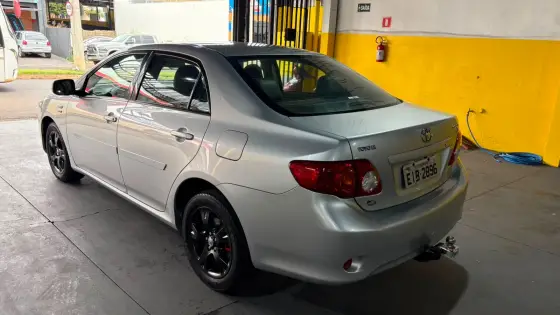 TOYOTA COROLLA 1.6 XLI 16V GASOLINA 4P AUTOMÁTICO TOYOTA COROLLA 1.6 XLI 16V GASOLINA 4P AUTOMÁTICO
