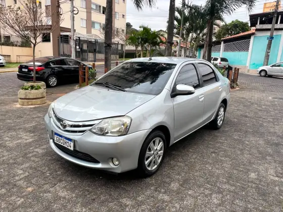 TOYOTA ETIOS 1.5 XLS SEDAN 16V FLEX 4P AUTOMÁTICO TOYOTA ETIOS 1.5 XLS SEDAN 16V FLEX 4P AUTOMÁTICO