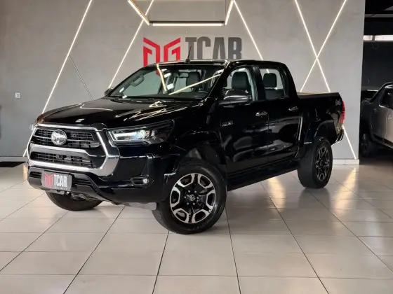 TOYOTA HILUX 2.8 D-4D TURBO DIESEL CD SRX 4X4 AUTOMÁTICO TOYOTA HILUX 2.8 D-4D TURBO DIESEL CD SRX 4X4 AUTOMÁTICO