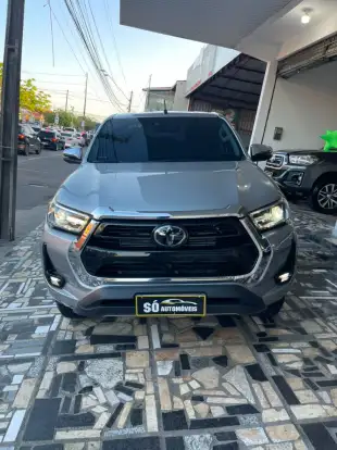 TOYOTA-HILUX-2022
