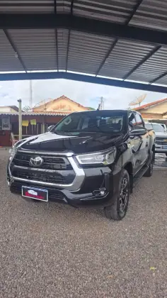 TOYOTA HILUX 2.8 D-4D TURBO DIESEL CD SRX 4X4 AUTOMÁTICO TOYOTA HILUX 2.8 D-4D TURBO DIESEL CD SRX 4X4 AUTOMÁTICO