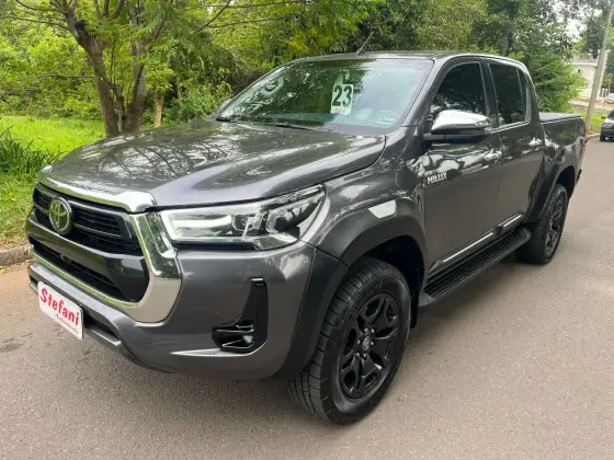 TOYOTA HILUX 2.8 D-4D TURBO DIESEL CD SRX LIMITED 4X4 AUTOMÁTICO