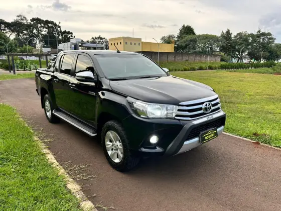 TOYOTA HILUX 2.8 SRV 4X4 CD 16V DIESEL 4P AUTOMÁTICO TOYOTA HILUX 2.8 SRV 4X4 CD 16V DIESEL 4P AUTOMÁTICO