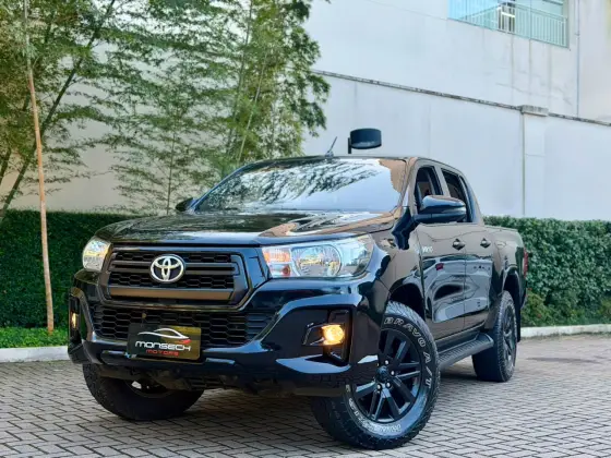 TOYOTA HILUX 2.8 SRV 4X4 CD 16V DIESEL 4P AUTOMÁTICO TOYOTA HILUX 2.8 SRV 4X4 CD 16V DIESEL 4P AUTOMÁTICO