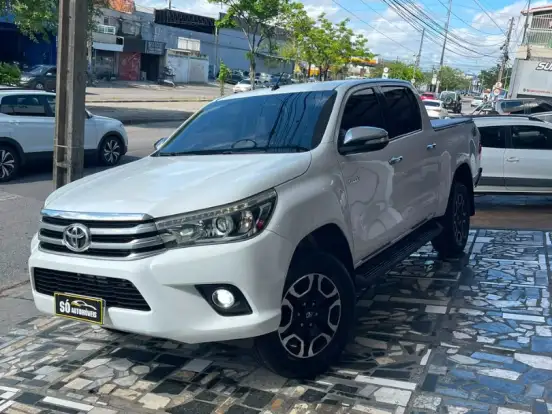 TOYOTA-HILUX-2.8 SRX 4X4 CD 16V DIESEL 4P AUTOMÁTICO TOYOTA-HILUX-2017