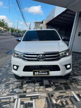 TOYOTA-HILUX-2017