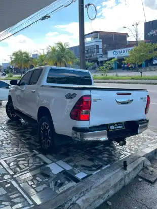 TOYOTA-HILUX-2017