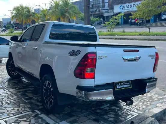 TOYOTA-HILUX-2.8 SRX 4X4 CD 16V DIESEL 4P AUTOMÁTICO TOYOTA-HILUX-2017