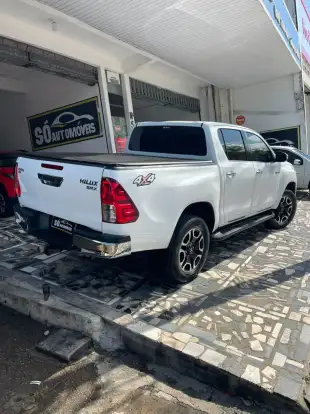TOYOTA-HILUX-2017