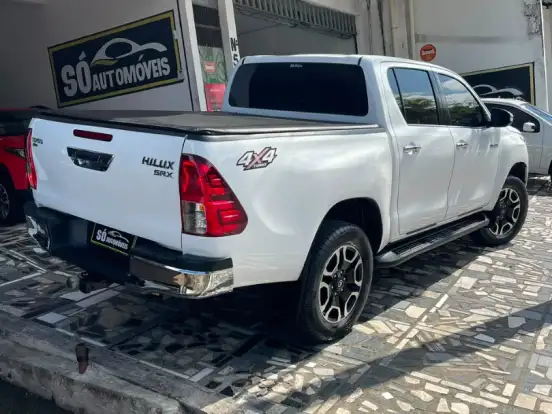 TOYOTA-HILUX-2.8 SRX 4X4 CD 16V DIESEL 4P AUTOMÁTICO TOYOTA-HILUX-2017