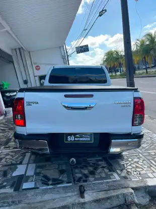 TOYOTA-HILUX-2017