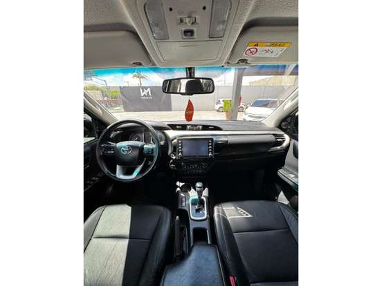 TOYOTA-HILUX-2.8 D-4D TURBO DIESEL CD SRV 4X4 AUTOMÁTICO TOYOTA-HILUX-2020