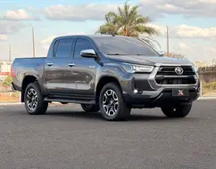 TOYOTA HILUX 2.8 D-4D TURBO DIESEL CD SRV 4X4 AUTOMÁTICO TOYOTA HILUX 2.8 D-4D TURBO DIESEL CD SRV 4X4 AUTOMÁTICO