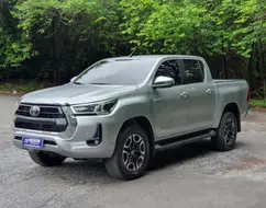 TOYOTA HILUX 2.8 D-4D TURBO DIESEL CD SRX 4X4 AUTOMÁTICO TOYOTA HILUX 2.8 D-4D TURBO DIESEL CD SRX 4X4 AUTOMÁTICO