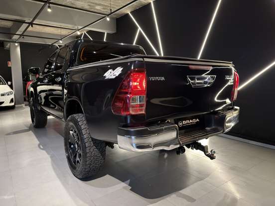 TOYOTA-HILUX-2018