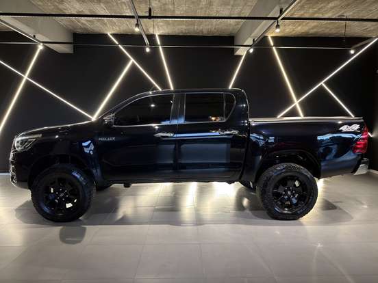 TOYOTA-HILUX-2018