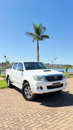 TOYOTA HILUX 3.0 SRV 4X4 CD 16V TURBO INTERCOOLER DIESEL 4P AUTOMÁTICO TOYOTA HILUX 3.0 SRV 4X4 CD 16V TURBO INTERCOOLER DIESEL 4P AUTOMÁTICO