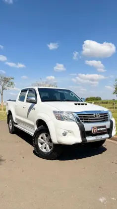 TOYOTA HILUX 3.0 SRV TOP 4X4 CD 16V TURBO INTERCOOLER DIESEL 4P AUTOMÁTICO TOYOTA HILUX 3.0 SRV TOP 4X4 CD 16V TURBO INTERCOOLER DIESEL 4P AUTOMÁTICO
