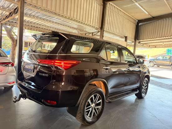 TOYOTA-HILUX SW4-2019