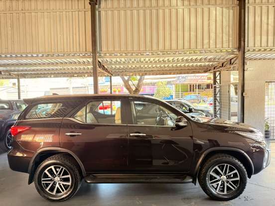 TOYOTA-HILUX SW4-2019