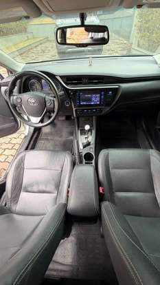 TOYOTA-COROLLA-2019
