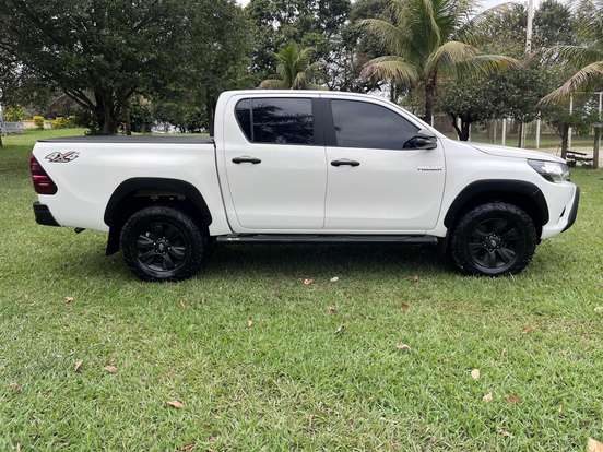 TOYOTA-HILUX-2.8 POWER PACK 4X4 CD 16V DIESEL 4P MANUAL TOYOTA-HILUX-2018