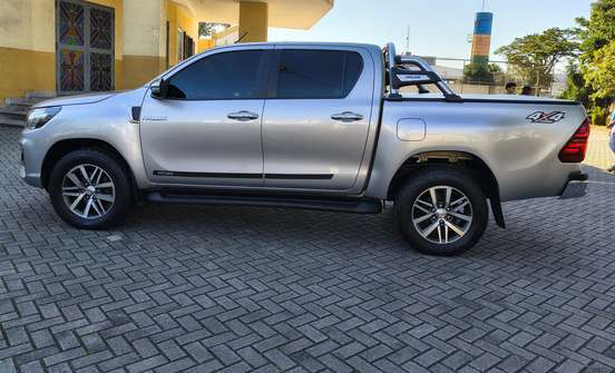TOYOTA-HILUX-2018