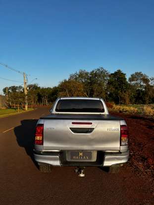 TOYOTA-HILUX-2016