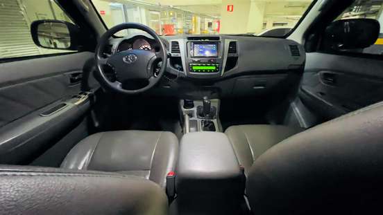 TOYOTA-HILUX-2010