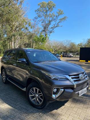 TOYOTA HILUX SW4 2.8 SRX 4X4 16V TURBO INTERCOOLER DIESEL 4P AUTOMÁTICO