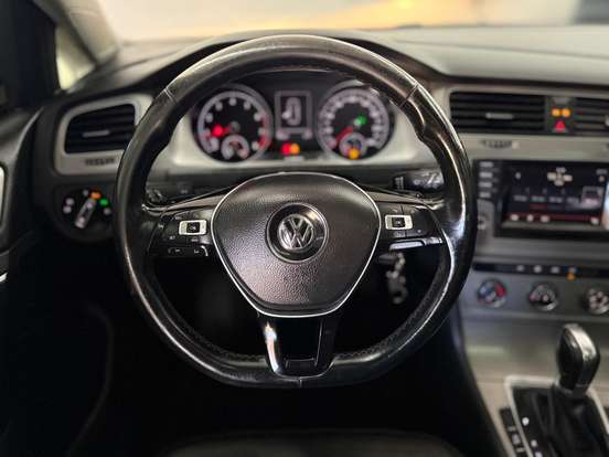 VOLKSWAGEN-GOLF-2014