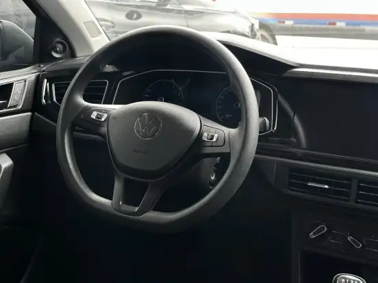 VOLKSWAGEN-POLO-2025
