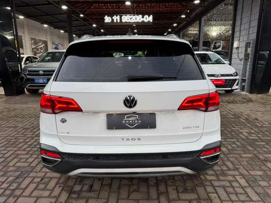 VOLKSWAGEN-TAOS-2021