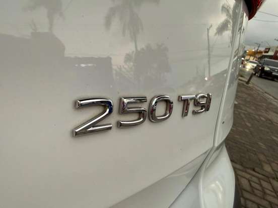 VOLKSWAGEN-TAOS-2021