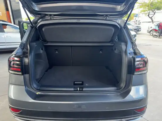 VOLKSWAGEN-T-CROSS-2021