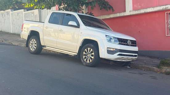 VOLKSWAGEN-AMAROK-2.0 TRENDLINE 4X4 CD 16V TURBO INTERCOOLER DIESEL 4P AUTOMÁTICO VOLKSWAGEN-AMAROK-2017