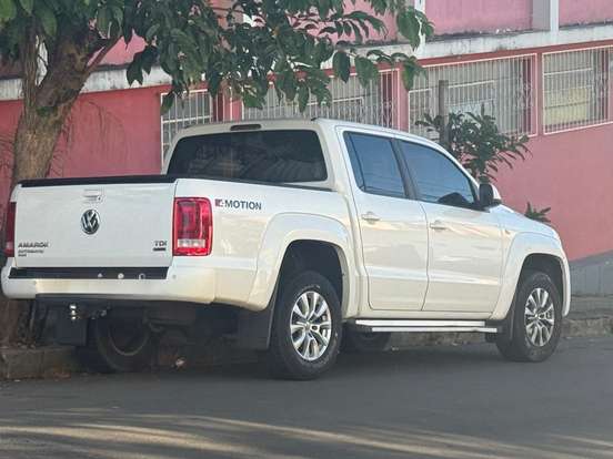 VOLKSWAGEN-AMAROK-2.0 TRENDLINE 4X4 CD 16V TURBO INTERCOOLER DIESEL 4P AUTOMÁTICO VOLKSWAGEN-AMAROK-2017