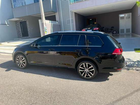 VOLKSWAGEN-GOLF-2016