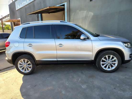 VOLKSWAGEN-TIGUAN-2011