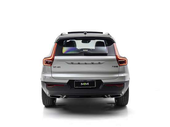 VOLVO-XC40-2019