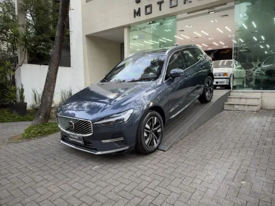 VOLVO XC60 2.0 T8 PHEV PLUS AWD GEARTRONIC VOLVO XC60 2.0 T8 PHEV PLUS AWD GEARTRONIC
