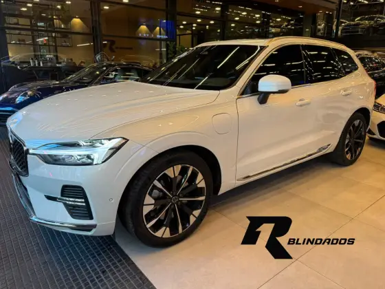 VOLVO XC60 2.0 T8 PHEV ULTRA AWD GEARTRONIC VOLVO XC60 2.0 T8 PHEV ULTRA AWD GEARTRONIC