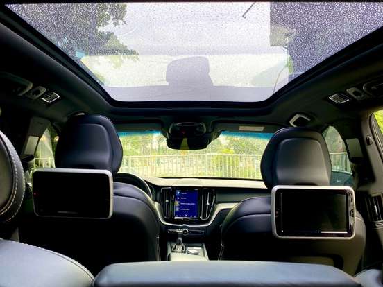VOLVO-XC60-2017