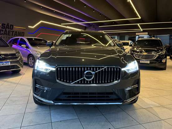 VOLVO-XC60-2022