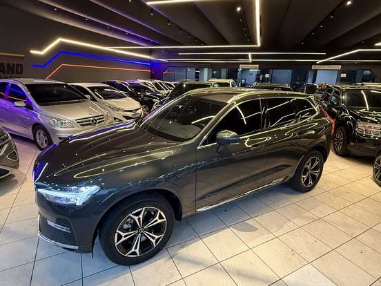 VOLVO-XC60-2022